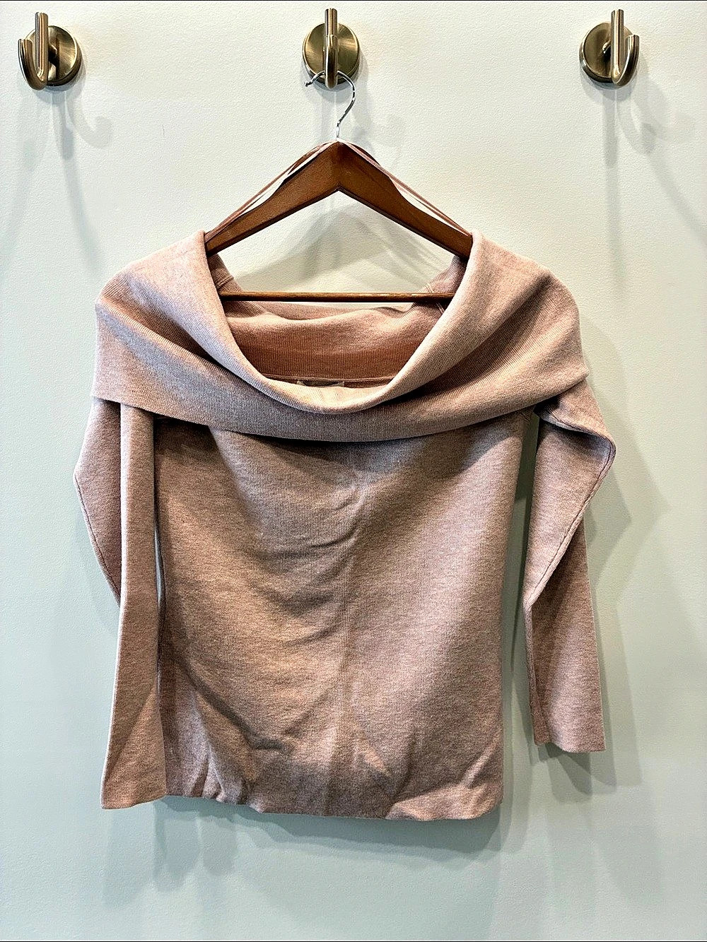 RW&CO. Off-The-Shoulder Light Pink Sweater / Size Large NWT 💗